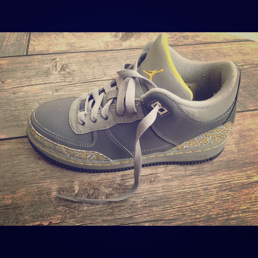Nike Youth AJF 3 (GS) Size 5 Grey/Yellow/White